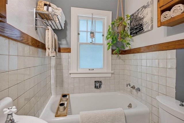 1718 Schlimgen Avenue, Madison, WI 53704