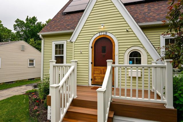 1718 Schlimgen Avenue, Madison, WI 53704