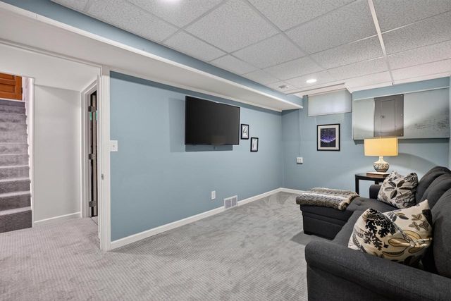 1718 Schlimgen Avenue, Madison, WI 53704