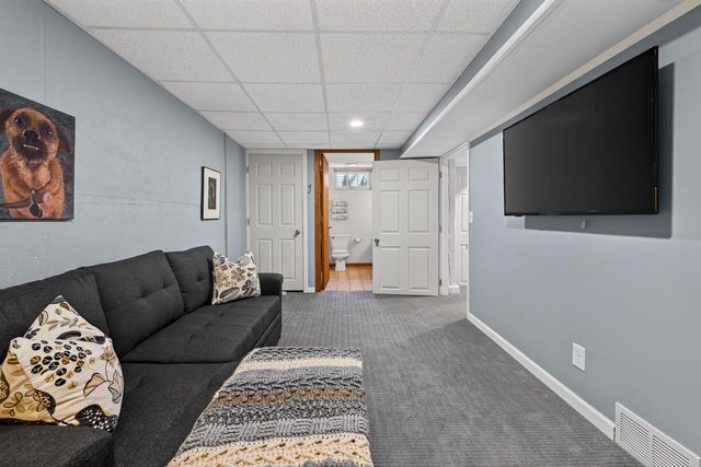 1718 Schlimgen Avenue, Madison, WI 53704