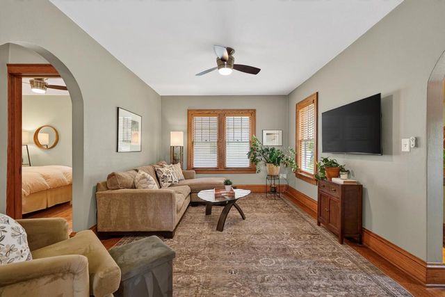 1718 Schlimgen Avenue, Madison, WI 53704