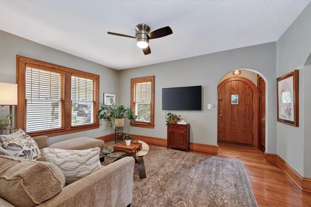 1718 Schlimgen Avenue, Madison, WI 53704