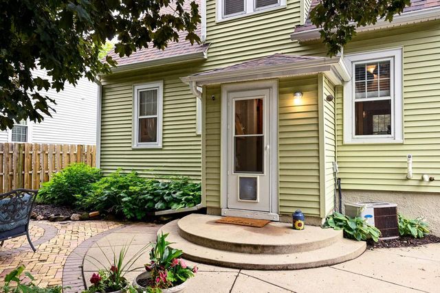 1718 Schlimgen Avenue, Madison, WI 53704
