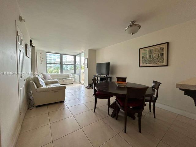 2899 Collins Ave 625, Miami Beach, FL 33140