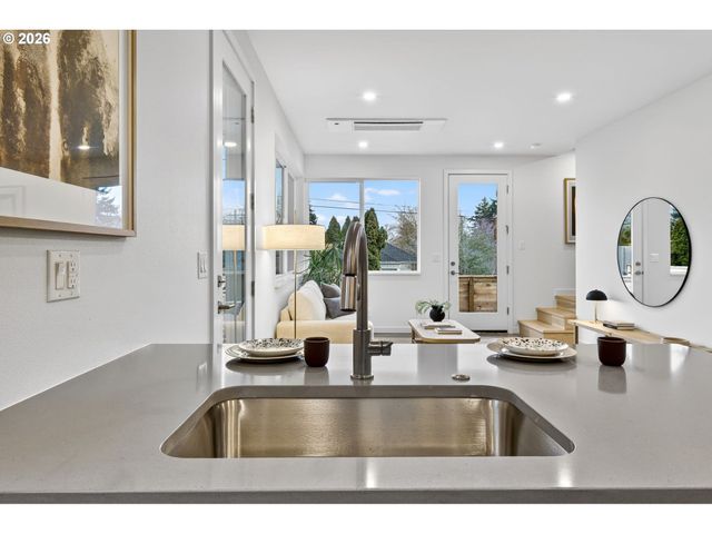 4485 Ne 41st Ave C, Portland, OR 97211