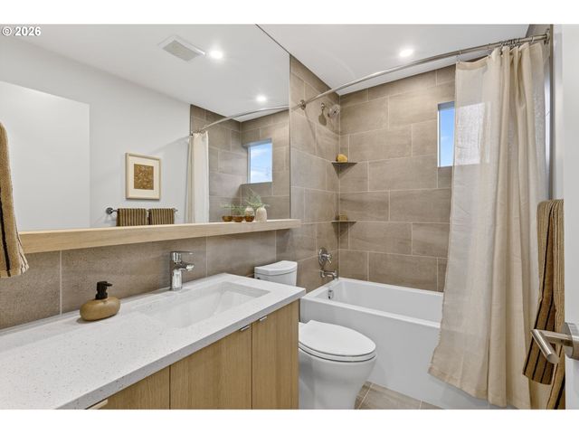 4485 Ne 41st Ave C, Portland, OR 97211