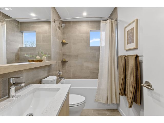 4485 Ne 41st Ave C, Portland, OR 97211