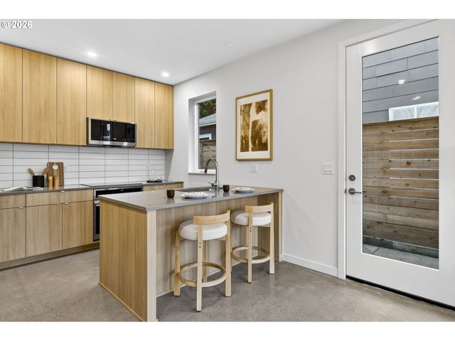 4485 Ne 41st Ave C, Portland, OR 97211