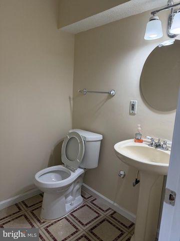 9400 SILVER METEOR CT, Manassas Park, VA 20111