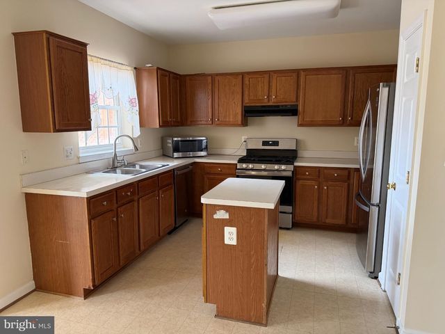 9400 SILVER METEOR CT, Manassas Park, VA 20111