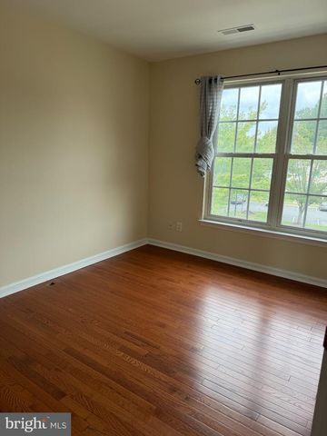 9400 SILVER METEOR CT, Manassas Park, VA 20111