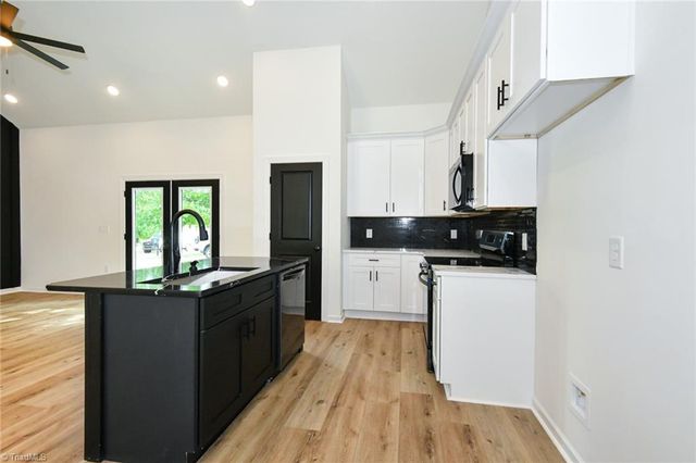 2120 Wythe Street, Greensboro, NC 27401