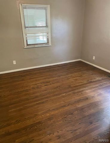 7929 S Rock Hill Road, St Louis, MO 63123