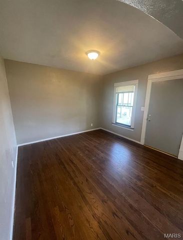 7929 S Rock Hill Road, St Louis, MO 63123