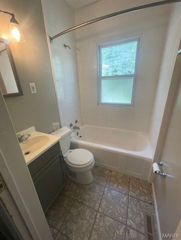 7929 S Rock Hill Road, St Louis, MO 63123