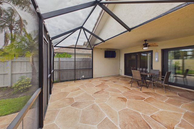 169 Executive Circle, Boynton Beach, FL 33436