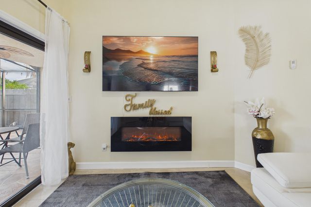 169 Executive Circle, Boynton Beach, FL 33436