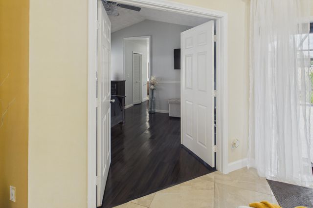 169 Executive Circle, Boynton Beach, FL 33436