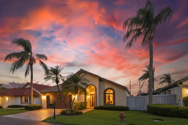 169 Executive Circle, Boynton Beach, FL 33436