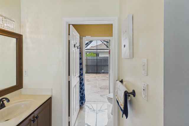 169 Executive Circle, Boynton Beach, FL 33436