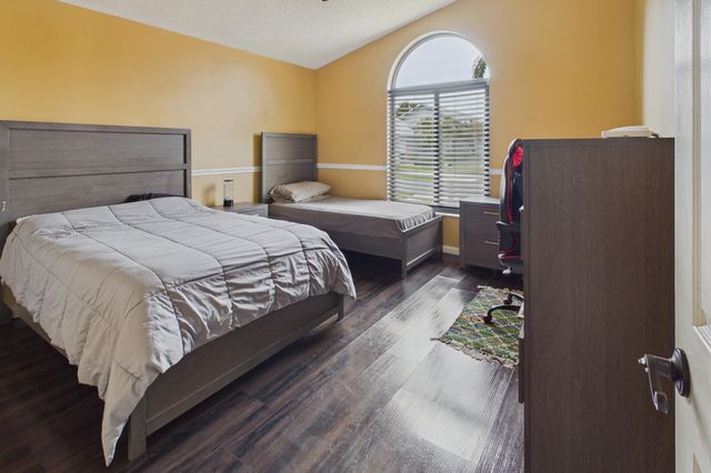 169 Executive Circle, Boynton Beach, FL 33436