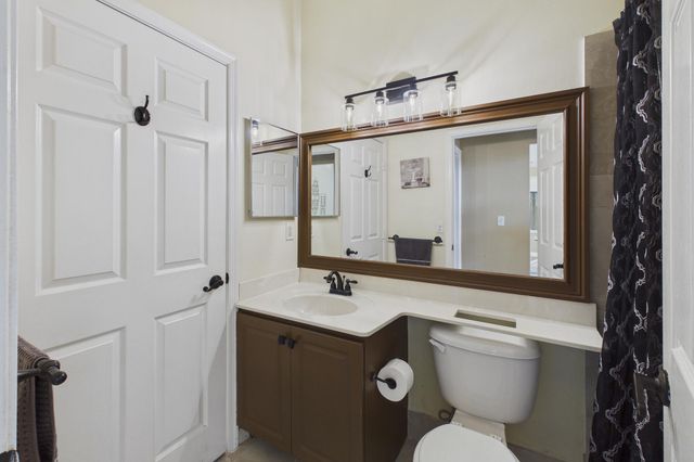 169 Executive Circle, Boynton Beach, FL 33436