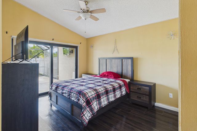 169 Executive Circle, Boynton Beach, FL 33436