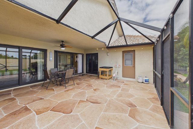 169 Executive Circle, Boynton Beach, FL 33436