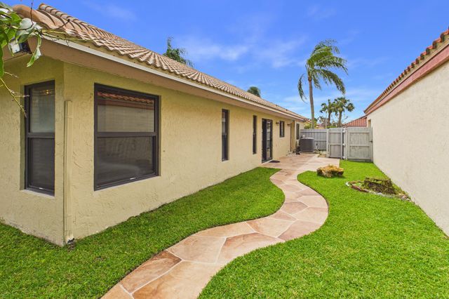 169 Executive Circle, Boynton Beach, FL 33436