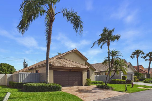 169 Executive Circle, Boynton Beach, FL 33436