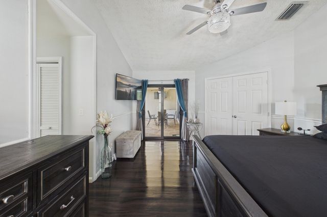 169 Executive Circle, Boynton Beach, FL 33436