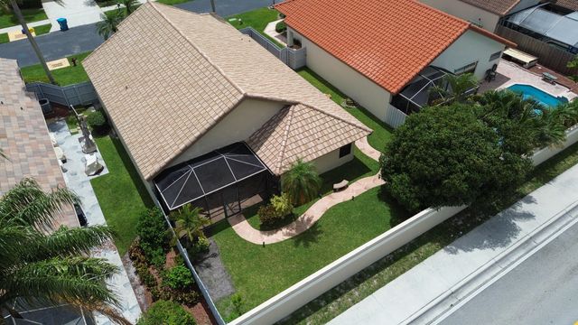 169 Executive Circle, Boynton Beach, FL 33436