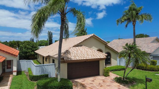 169 Executive Circle, Boynton Beach, FL 33436