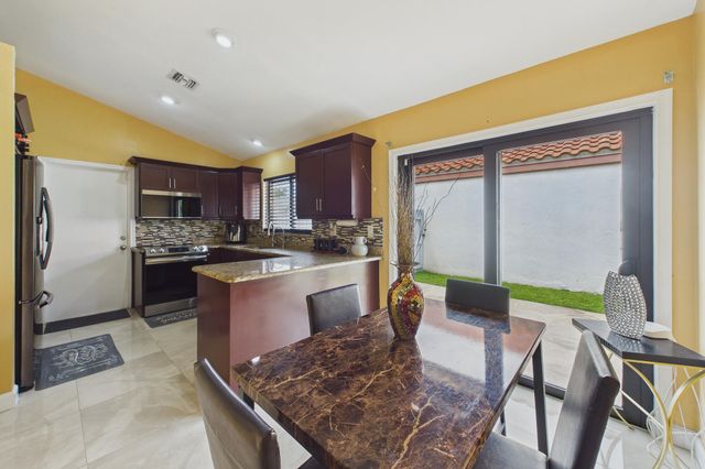 169 Executive Circle, Boynton Beach, FL 33436