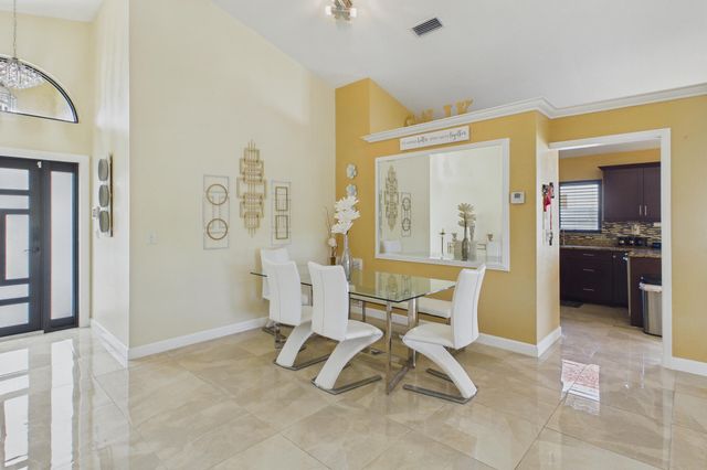 169 Executive Circle, Boynton Beach, FL 33436