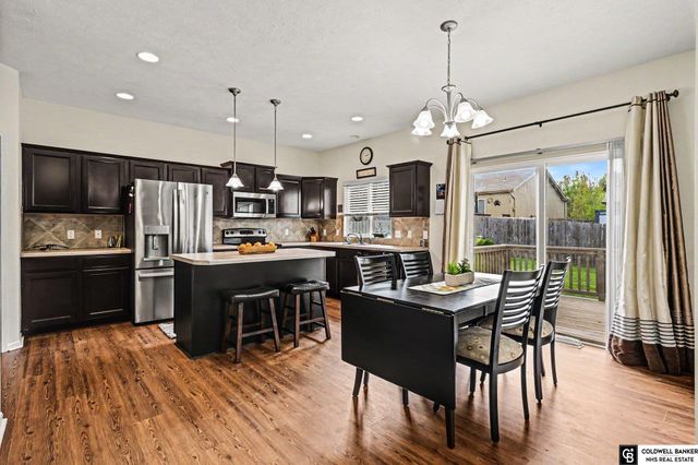 13702 Williamsburg Drive, Bellevue, NE 68123