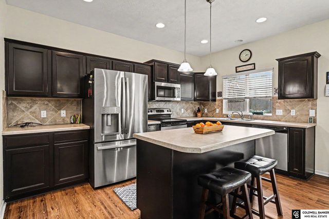 13702 Williamsburg Drive, Bellevue, NE 68123