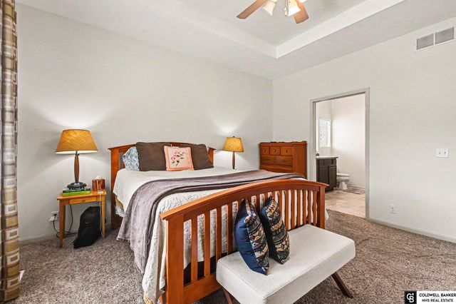 13702 Williamsburg Drive, Bellevue, NE 68123