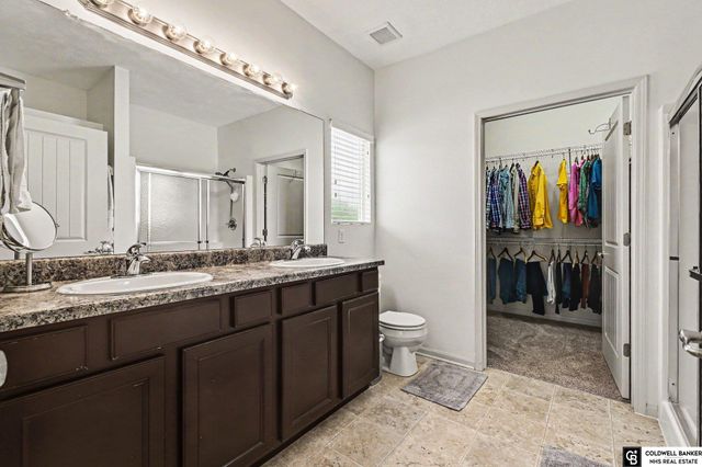 13702 Williamsburg Drive, Bellevue, NE 68123