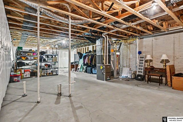 13702 Williamsburg Drive, Bellevue, NE 68123