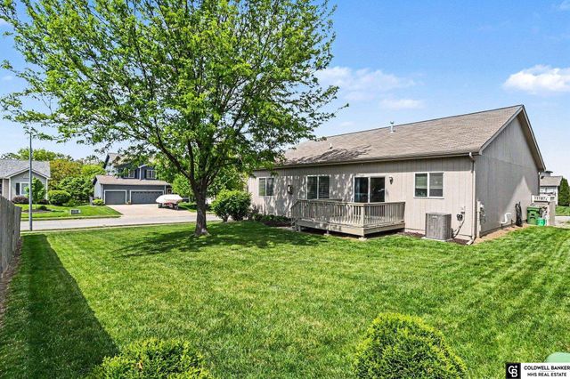 13702 Williamsburg Drive, Bellevue, NE 68123