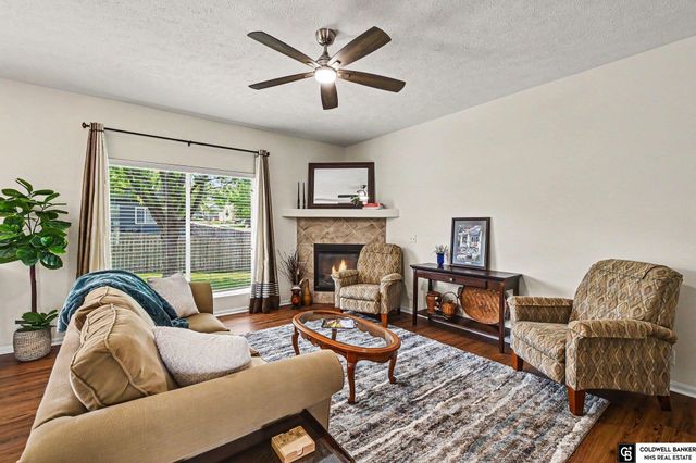 13702 Williamsburg Drive, Bellevue, NE 68123