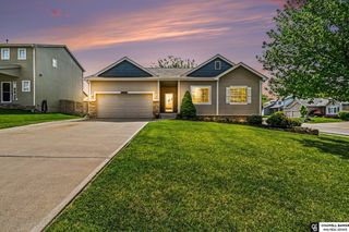 13702 Williamsburg Drive, Bellevue, NE 68123