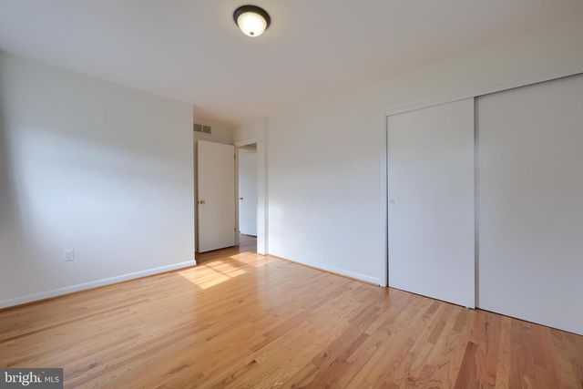 90 CHURCHILL DR, York, PA 17403