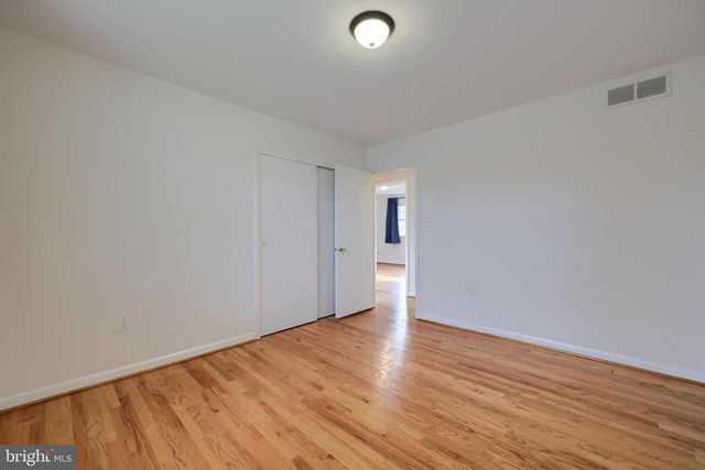 90 CHURCHILL DR, York, PA 17403