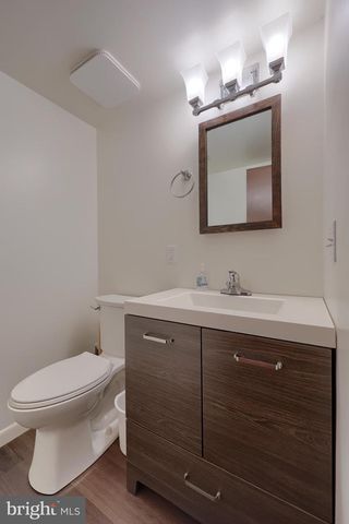 90 CHURCHILL DR, York, PA 17403