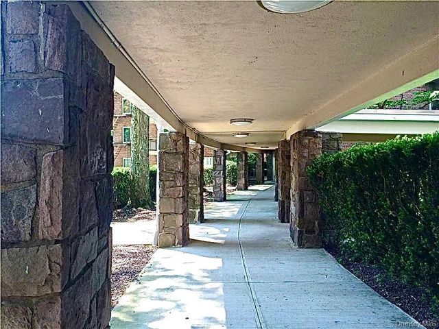 30 S Cole Avenue 6L, Spring Valley, NY 10977