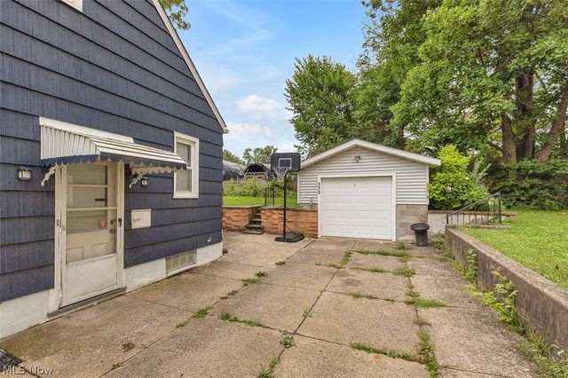 115 Wheelock Drive, Bedford, OH 44146