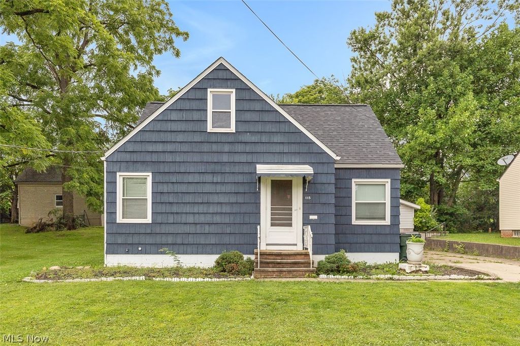 115 Wheelock Drive, Bedford, OH 44146
