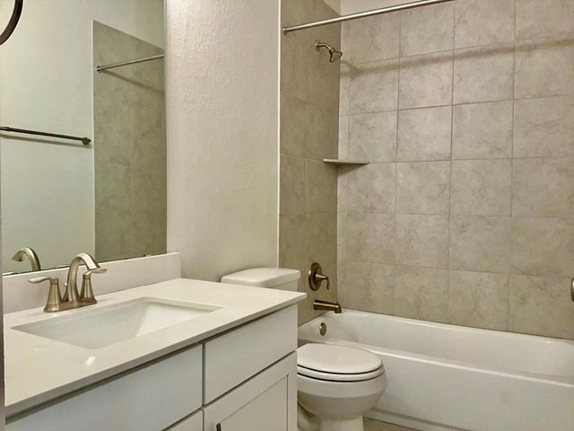 2500 FOREST CREEK DR 702, Round Rock, TX 78664